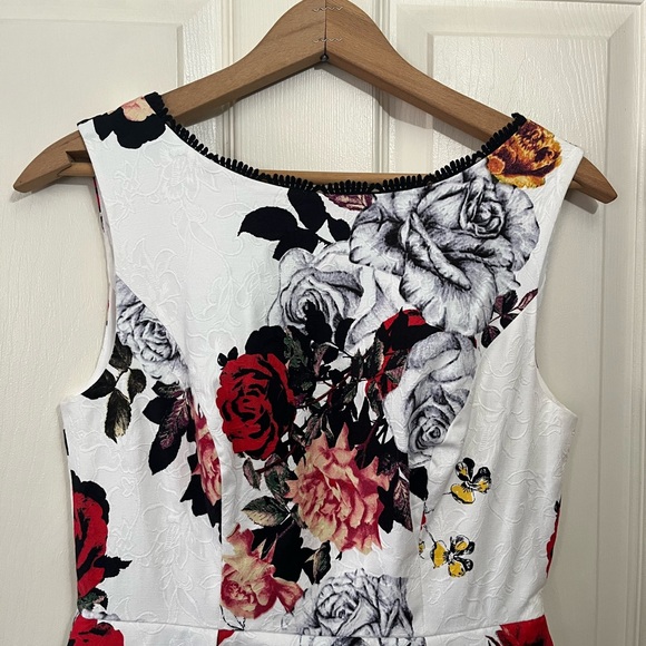 Adrianna Papell Rose floral Jacquard Dress - Picture 2 of 12